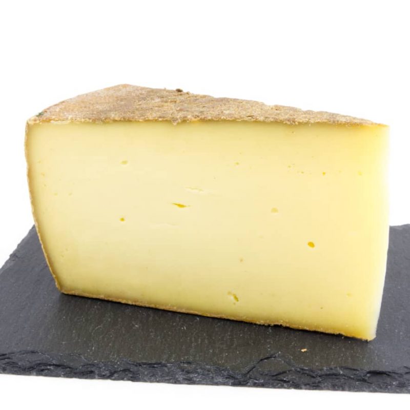 Lechtaler Almkäse | 100% Heu und kräuterreiche Magerwiese | Lechtaler Naturkäserei in Tirol | 100% Heumilch | 55% F.i.T. - Feedbild